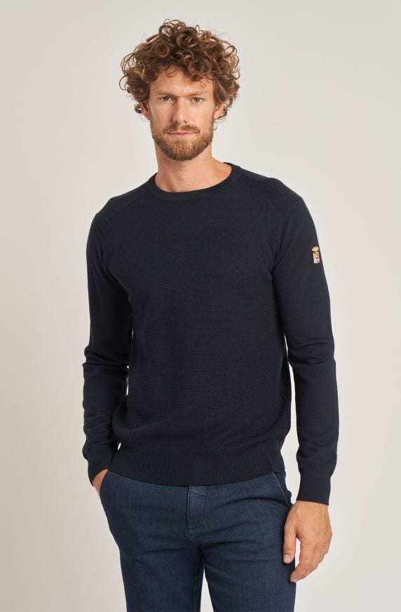 Classic men's crew-neck wool sweater