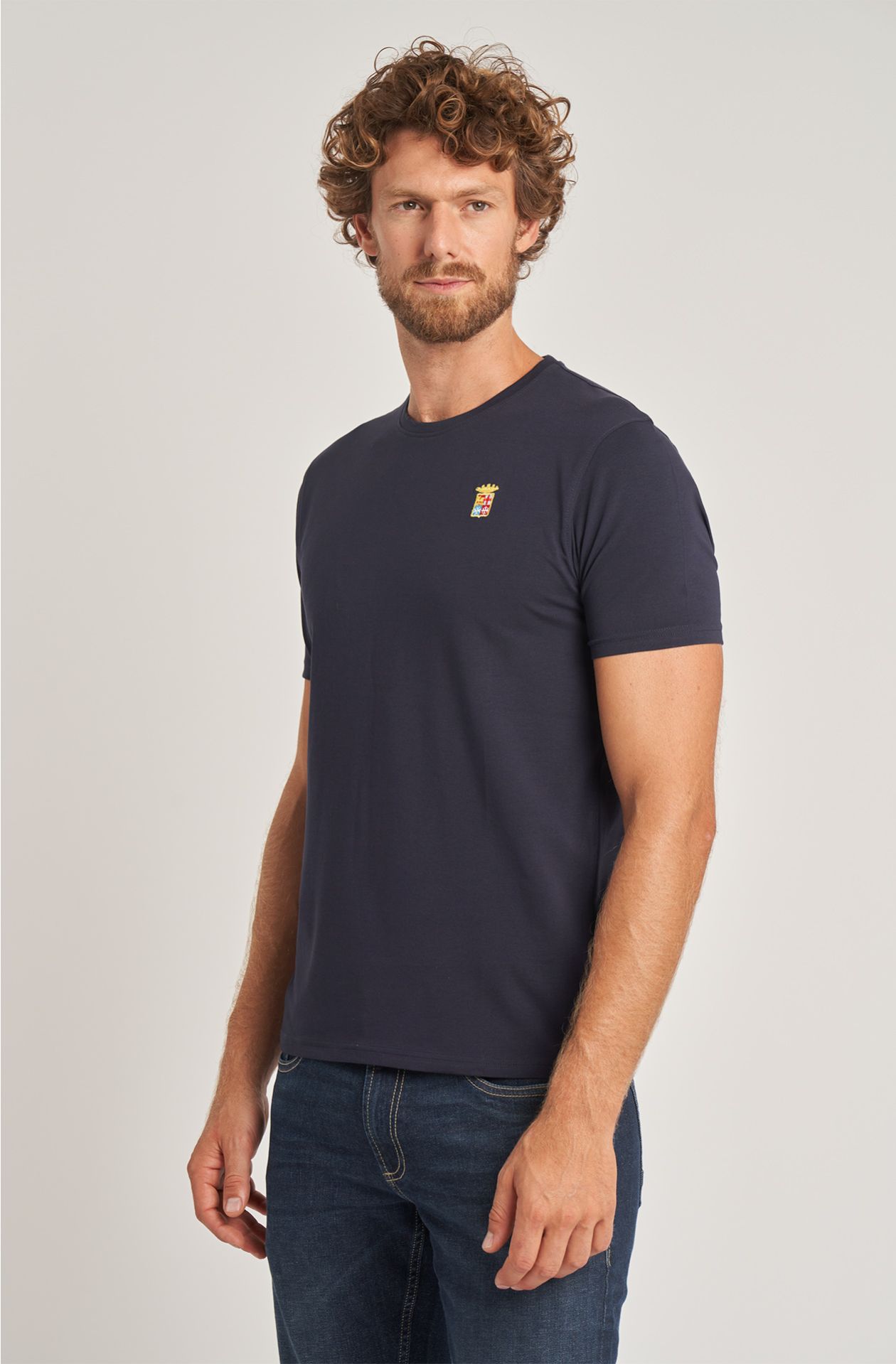 BASIC SHORT-SLEEVED ROUND-NECK T-SHIRT