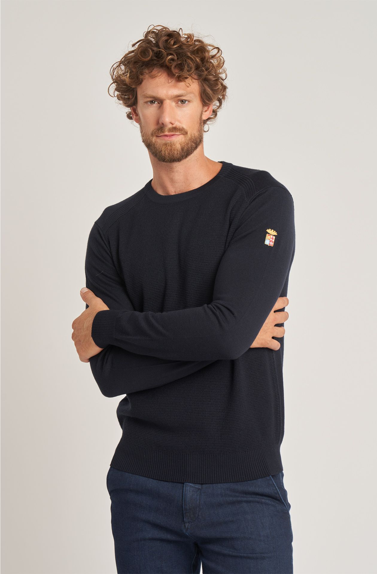 Classic men's crew-neck wool sweater