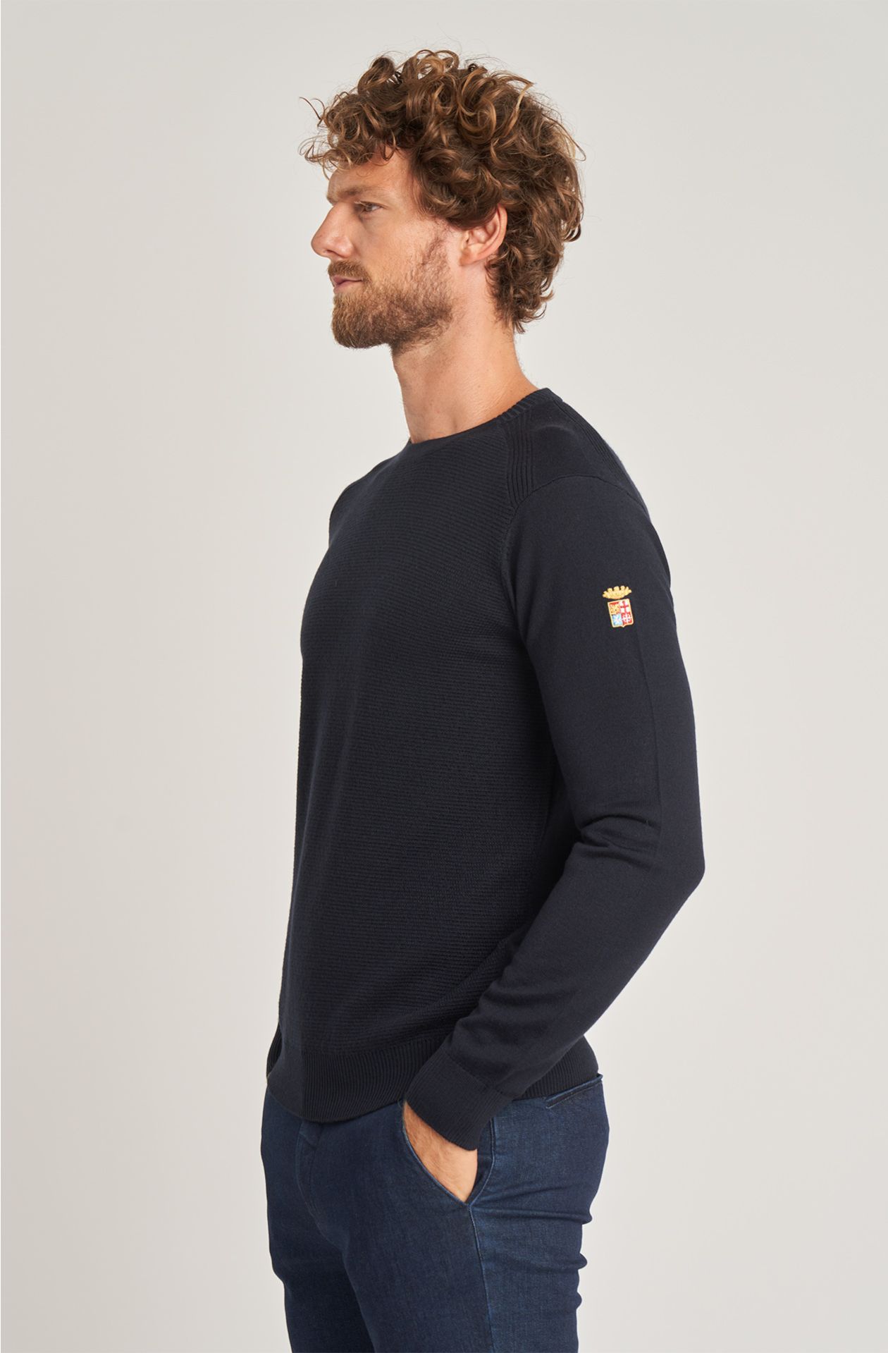 Classic men's crew-neck wool sweater