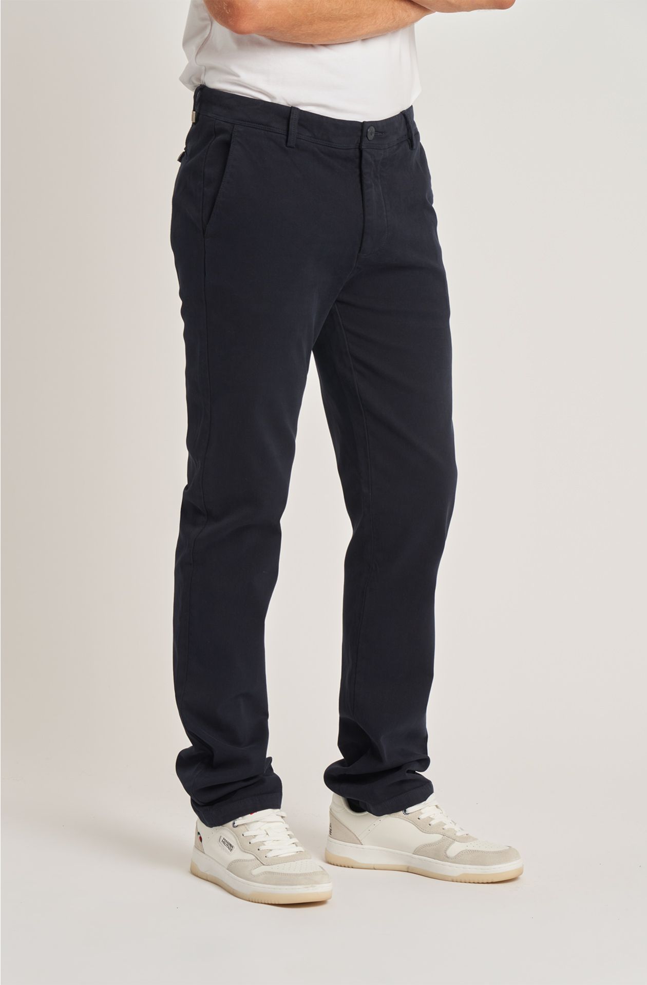 Classic men's trousers in cotton blend