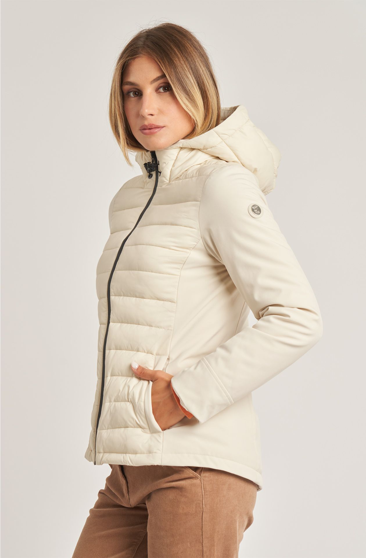 Women's nylon quilt with hood